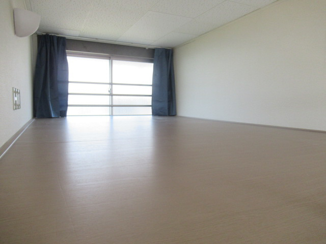 明石市魚住町西岡のアパートの寝室