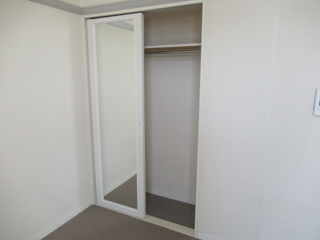 明石市魚住町西岡のアパートの収納