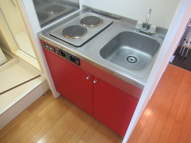 明石市魚住町西岡のアパートのキッチン