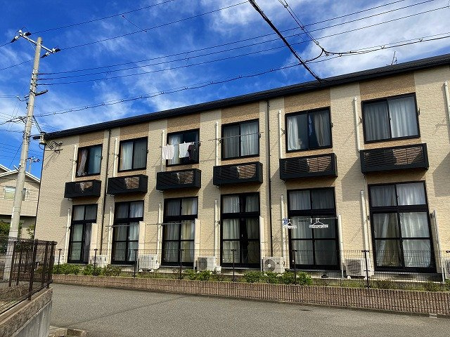 神戸市西区玉津町西河原のアパートの外観