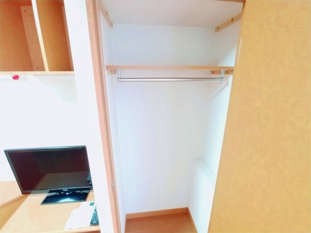 レオパレス堀田の内装|クローゼット