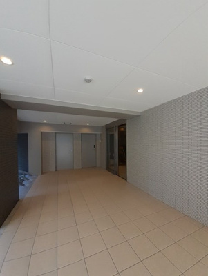 【エントランス】 | ジーヴイアリイアサクサ