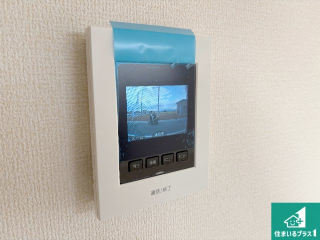 長浜市川崎町　新築一戸建ての防犯設備|カラーモニターインターホン！声だけでなく来訪者の姿や顔がモニターで確認できるので、小さなお子様がいらっしゃるご家庭でも安心できます！