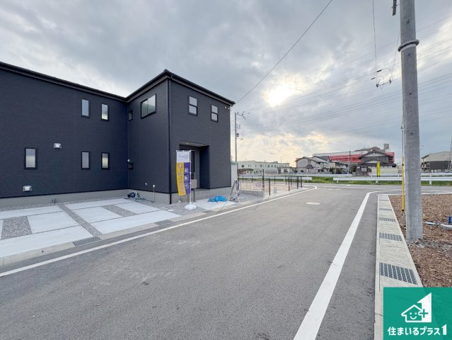 長浜市川崎町　新築一戸建ての前面道路含む現地写真|車通りの少ない前面道路！お子様がいらっしゃるご家族でも安心！