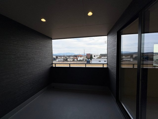 長浜市川崎町　新築一戸建てのバルコニー|急な雨でも安心のインナーバルコニー！