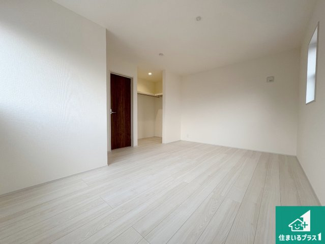 長浜市川崎町　新築一戸建ての洋室|シンプルな洋室は、自分好みのインテリアが楽しめます♪ご家族とインテリアや家具を選びに行くのは新築購入時の醍醐味の一つです。ぜひお楽しみください♪