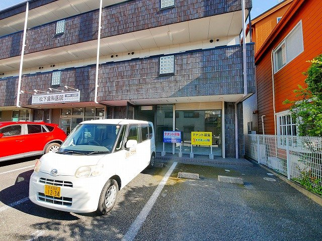 フォレストヒルズ一条の駐車場