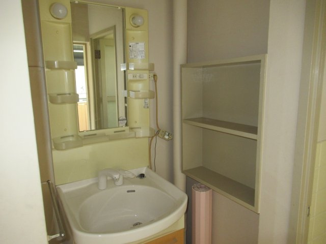 垂水上高丸住宅Ｃ棟の洗面所|使いやすい洗面所です