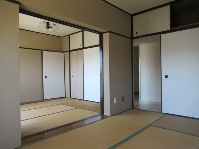 垂水上高丸住宅Ｃ棟の和室|明るい和室です