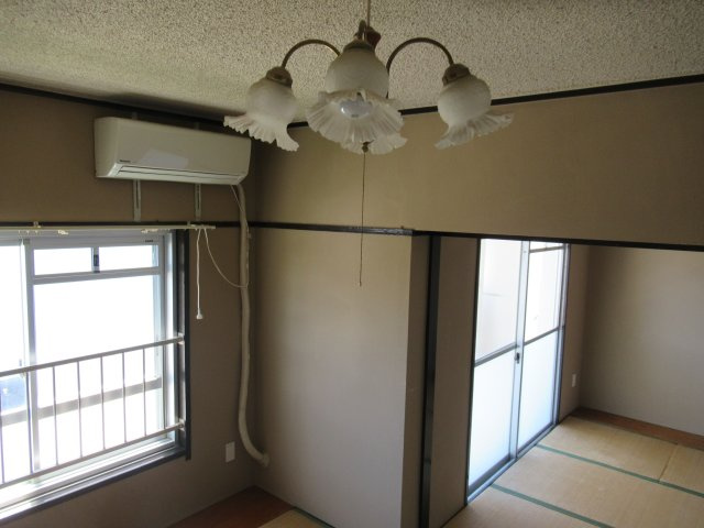 垂水上高丸住宅Ｃ棟の設備|電灯も設置されています