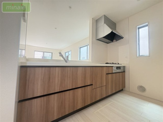 【キッチン】 | 並列2台駐車可　リビング階段  長期優良住宅　勝田台6　全2棟　2号棟 | お料理好きの方に嬉しい広々としたキッチンスペースです♪