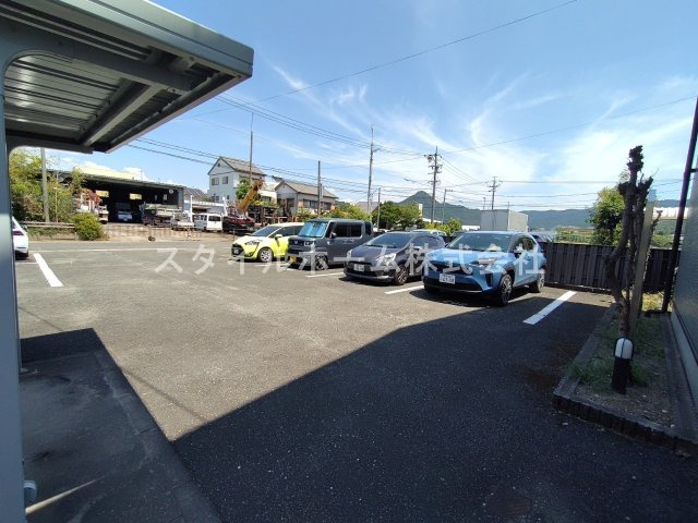 グランデージＴａｋａの駐車場