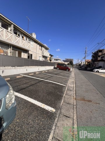 サンシャイン90の駐車場