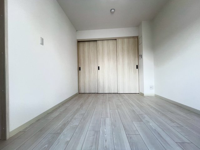 クリエオーレ原町の洋室