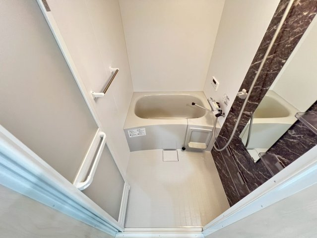 クリエオーレ原町の浴室