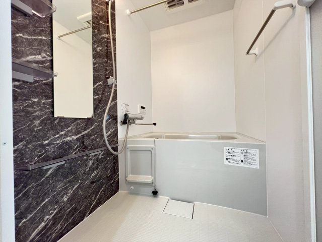 クリエオーレ原町の浴室