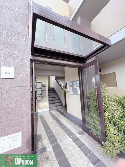 クレール横井のエントランス