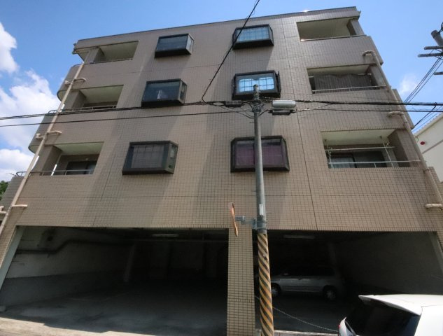 サニーコート菜畑の外観