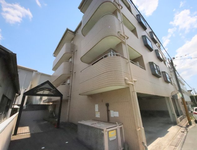 サニーコート菜畑のエントランス