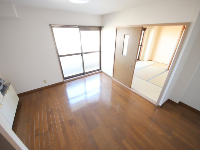 サニーコート菜畑の居間・リビング