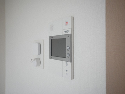 【セキュリティ】 | エスリード大阪クレストコート | モニター付きインターホンです