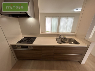 【キッチン】 | 並列2台駐車可　WIC　　地震に強い家　勝田台5Ⅵ期　全2棟　2号棟 | 販売現地