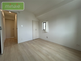 【洋室】 | 並列2台駐車可　WIC　　地震に強い家　勝田台5Ⅵ期　全2棟　2号棟 | 販売現地