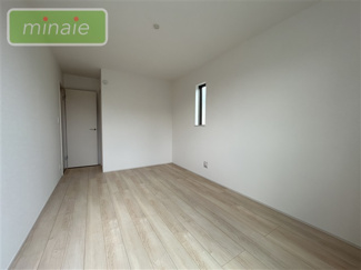 【洋室】 | 並列2台駐車可　WIC　　地震に強い家　勝田台5Ⅵ期　全2棟　2号棟 | 販売現地