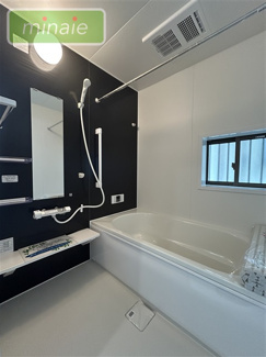 【浴室】 | 並列2台駐車可　WIC　　地震に強い家　勝田台5Ⅵ期　全2棟　2号棟 | 販売現地