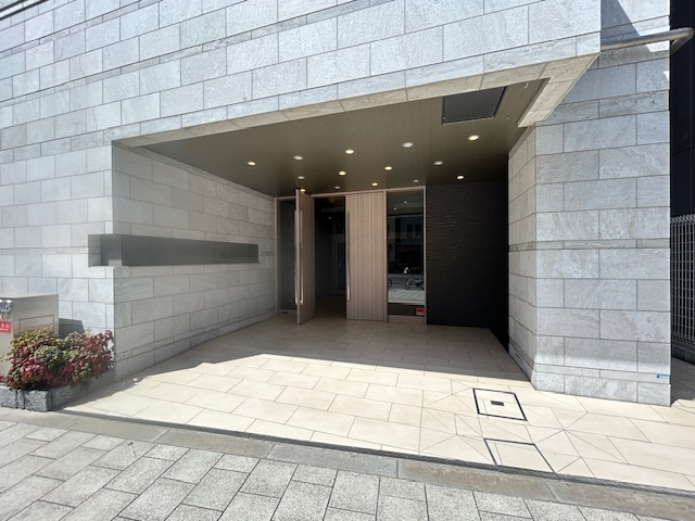 プランドール北浜のエントランス
