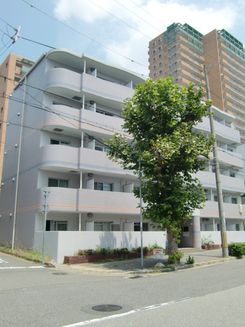 シャトラン弓木三番館の外観