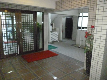 杉並区阿佐谷南２丁目の賃貸マンションのエントランス
