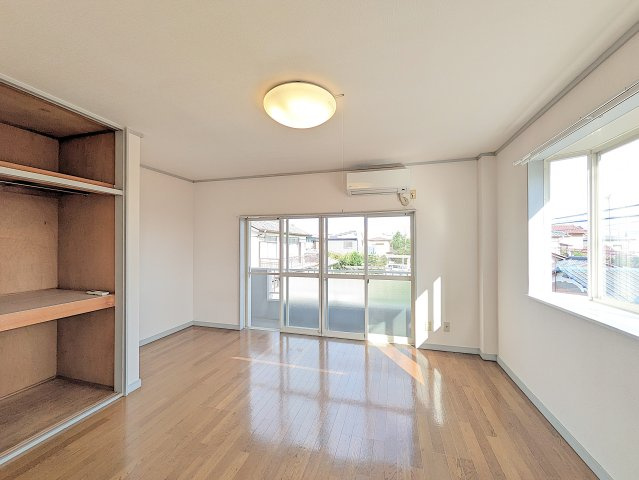 ライスハイツの居間・リビング