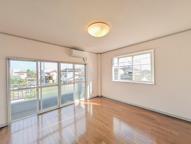 ライスハイツの居間・リビング