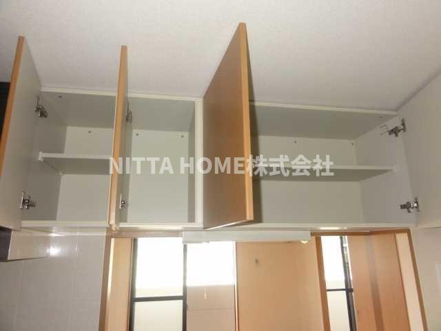 ロワールコートの収納|キッチンにも上部収納がついています◇