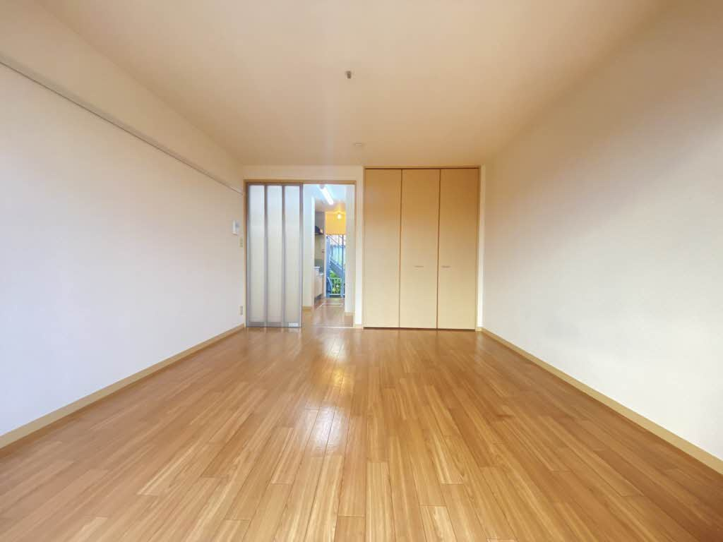 リィ シインの内装