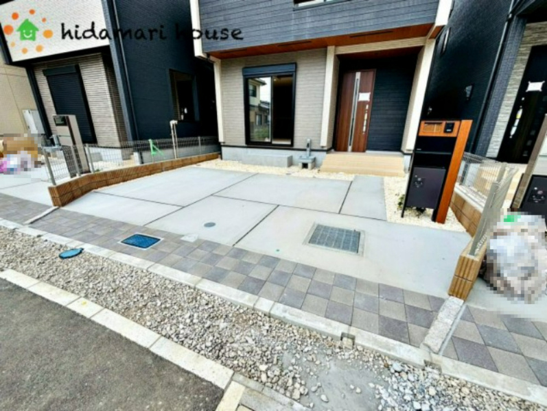 上尾市二ツ宮2期　新築戸建　ブルーミング03の駐車場