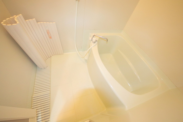 ビヨンドエミネンスB棟の浴室