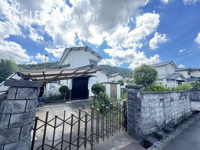 姫路市夢前町菅生澗/中古戸建の前面道路含む現地写真