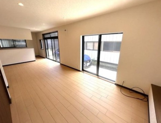 【居間・リビング】 | 上尾市中分２丁目　中古戸建