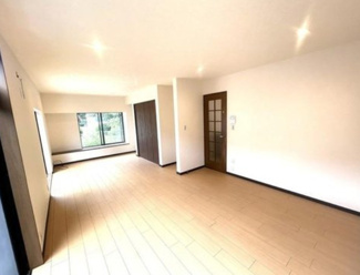 【居間・リビング】 | 上尾市中分２丁目　中古戸建