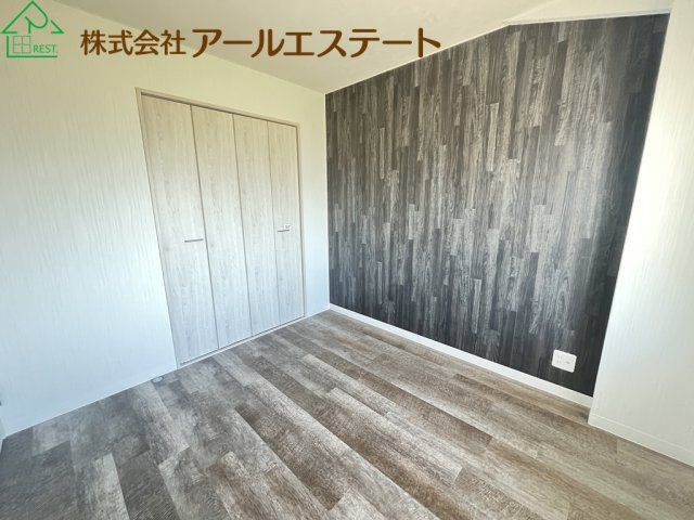 アインツ高砂　　中古マンションの洋室