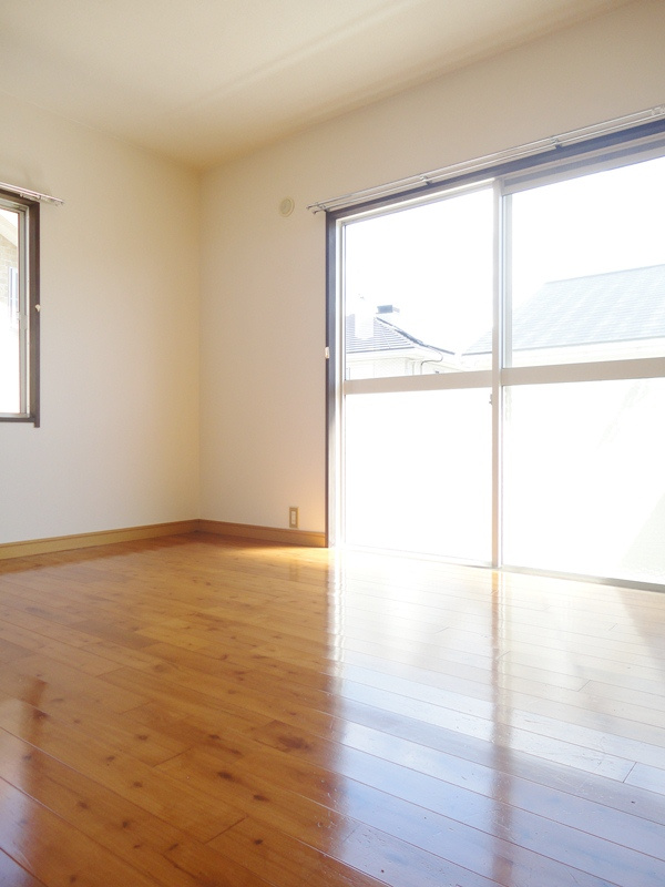 国分ガーデンハイツ【キャッシュバック対象物件】の洋室|ゆったりした洋室です