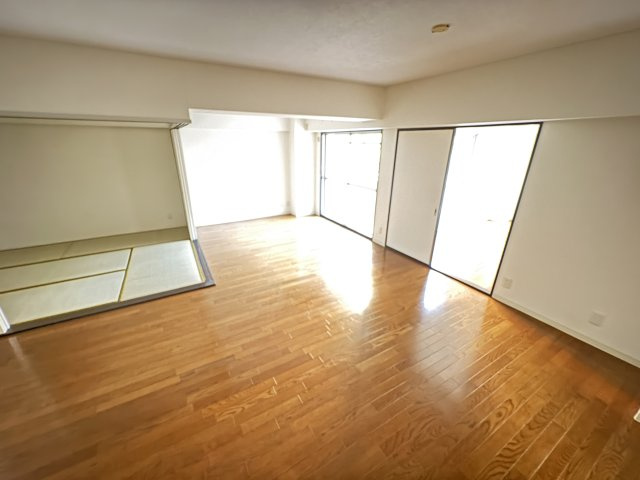 ネオハイツ垂水の居間・リビング