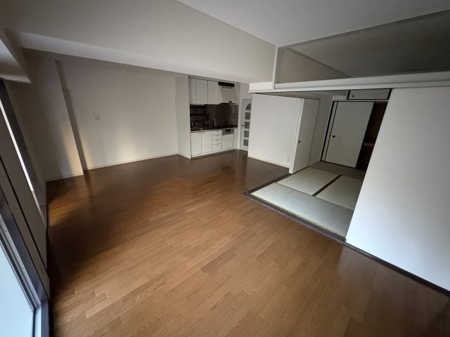 ネオハイツ垂水の居間・リビング