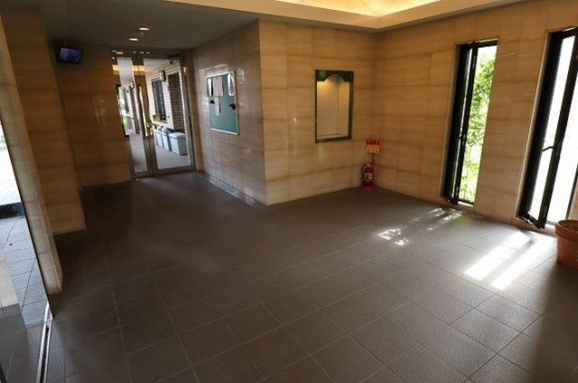 AMUKASのエントランス