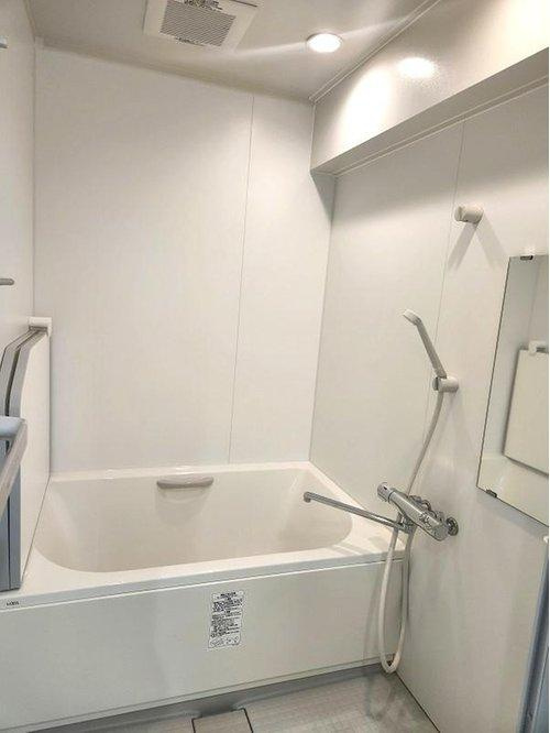 万葉ハイツの浴室