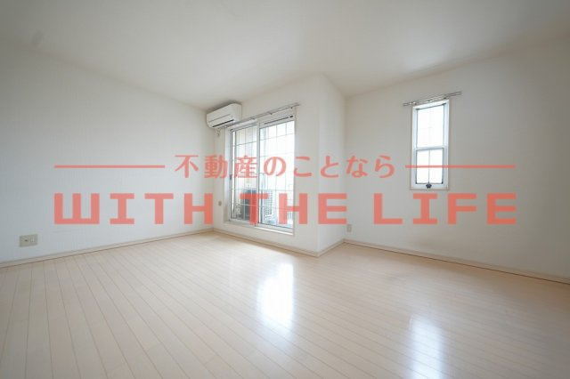 リブレア東櫛原【キャッシュバック対象物件】の居間・リビング|使いやすいリビングです