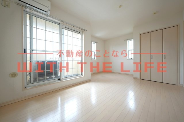 リブレア東櫛原【キャッシュバック対象物件】の居間・リビング|ゆったりとしたリビングです