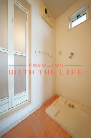 リブレア東櫛原【キャッシュバック対象物件】の洗面所|明るい洗面所です